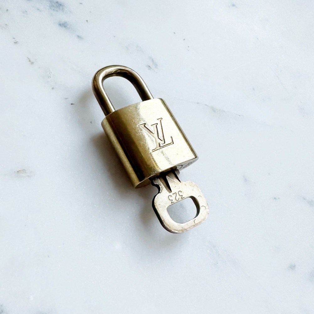 Louis Vuitton Lock & Key #323